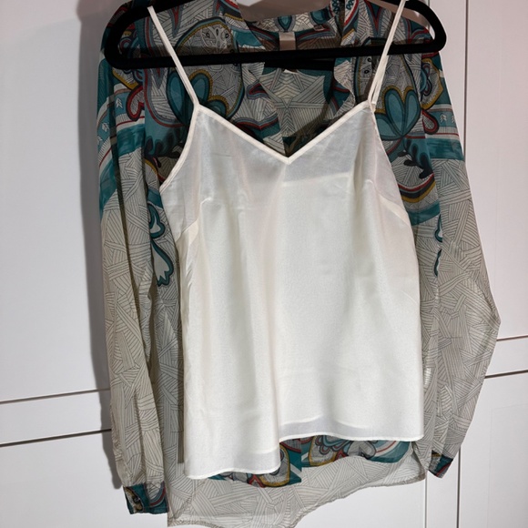 Konrad + Joseph Long Sleeve Sheer Keyhole Baroque Print Blouse; Women's S (6-8) - Picture 10 of 12